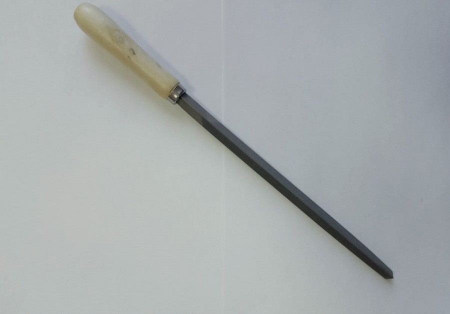 Напильник трехгранный 200мм с деревянной ручкой №2 ON (1/24/240шт)